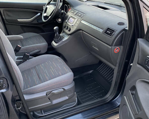 Серый Форд Си-Макс, объемом двигателя 1.6 л и пробегом 217 тыс. км за 5800 $, фото 16 на Automoto.ua