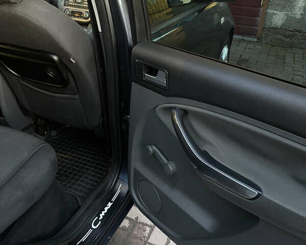 Серый Форд Си-Макс, объемом двигателя 1.56 л и пробегом 305 тыс. км за 5400 $, фото 18 на Automoto.ua