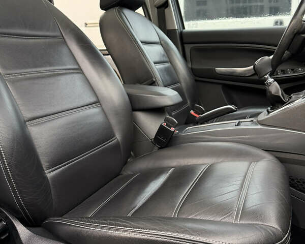 Серый Форд Си-Макс, объемом двигателя 1.6 л и пробегом 146 тыс. км за 6700 $, фото 58 на Automoto.ua