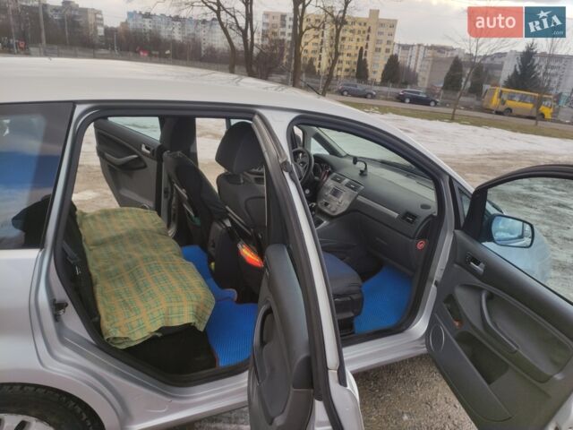 Серый Форд Си-Макс, объемом двигателя 1.56 л и пробегом 307 тыс. км за 6400 $, фото 3 на Automoto.ua