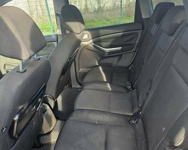 Сірий Форд Сі-Макс, об'ємом двигуна 1.6 л та пробігом 300 тис. км за 4500 $, фото 4 на Automoto.ua