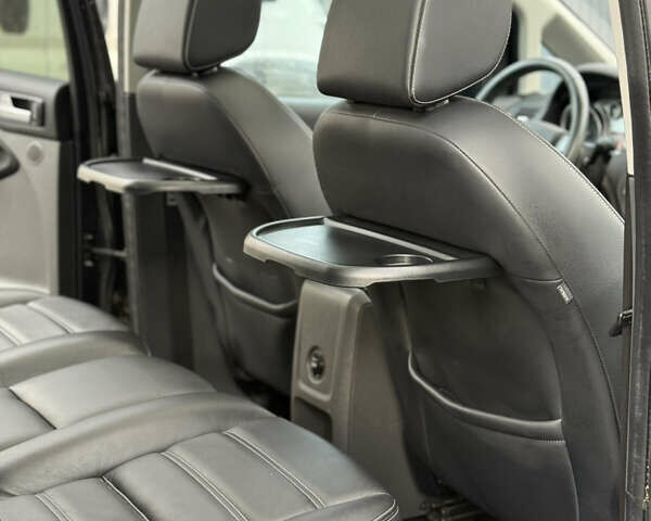 Серый Форд Си-Макс, объемом двигателя 1.6 л и пробегом 146 тыс. км за 6700 $, фото 66 на Automoto.ua