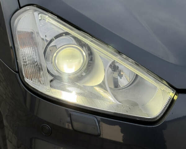 Серый Форд Си-Макс, объемом двигателя 1.6 л и пробегом 146 тыс. км за 6700 $, фото 18 на Automoto.ua