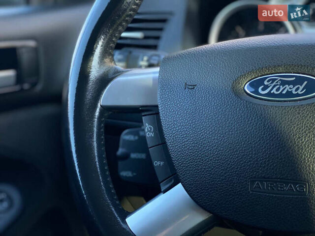 Серый Форд Си-Макс, объемом двигателя 1.8 л и пробегом 188 тыс. км за 7700 $, фото 15 на Automoto.ua