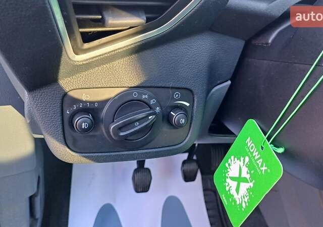 Серый Форд Си-Макс, объемом двигателя 1.6 л и пробегом 267 тыс. км за 7999 $, фото 18 на Automoto.ua