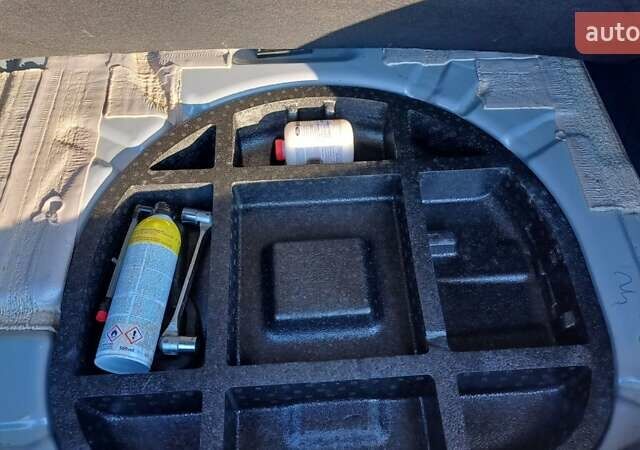 Серый Форд Си-Макс, объемом двигателя 1.6 л и пробегом 267 тыс. км за 7999 $, фото 11 на Automoto.ua