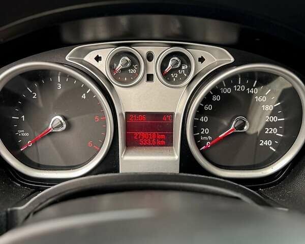 Серый Форд Си-Макс, объемом двигателя 1.6 л и пробегом 279 тыс. км за 5500 $, фото 5 на Automoto.ua