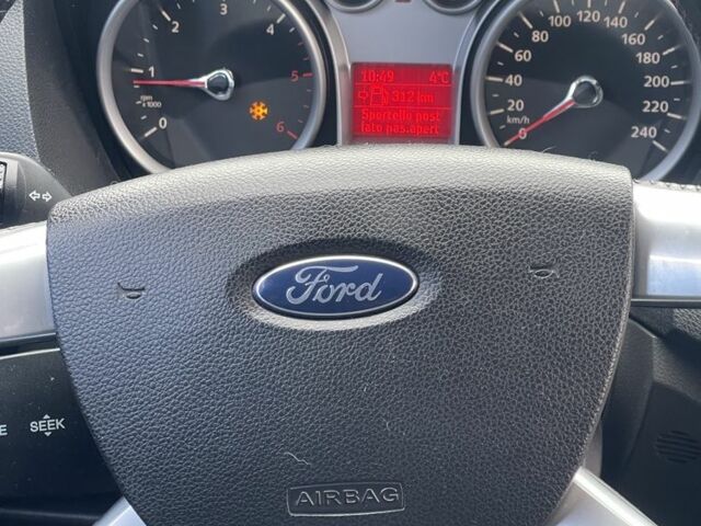 Серый Форд Си-Макс, объемом двигателя 1.6 л и пробегом 200 тыс. км за 5600 $, фото 7 на Automoto.ua