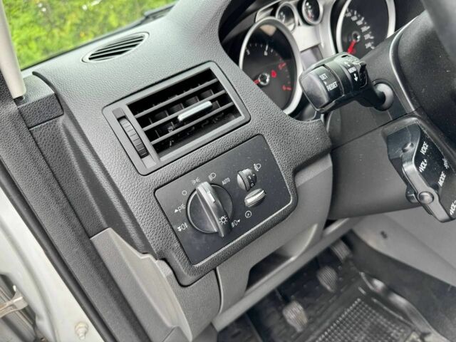 Сірий Форд Сі-Макс, об'ємом двигуна 1.8 л та пробігом 221 тис. км за 5900 $, фото 16 на Automoto.ua