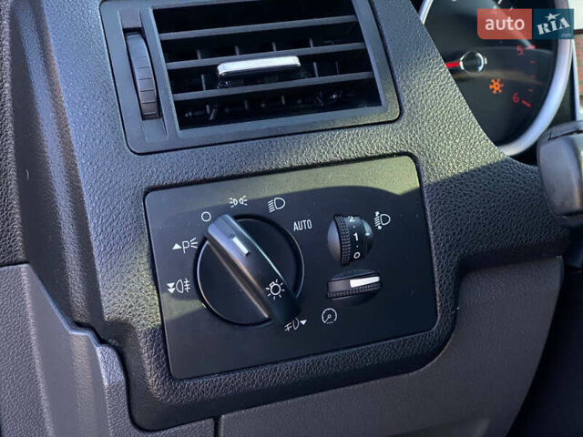 Серый Форд Си-Макс, объемом двигателя 1.8 л и пробегом 188 тыс. км за 7700 $, фото 18 на Automoto.ua