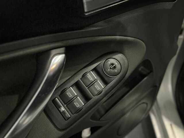 Серый Форд Си-Макс, объемом двигателя 1.4 л и пробегом 320 тыс. км за 6500 $, фото 11 на Automoto.ua