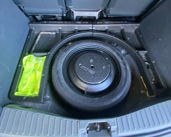 Форд Сі-Макс 2010 у Косове на Automoto.ua Сірий Форд Сі-Макс, об'ємом двигуна 1.6 л та пробігом 253 тис. км за 7800 $, фото 12 на Automoto.ua