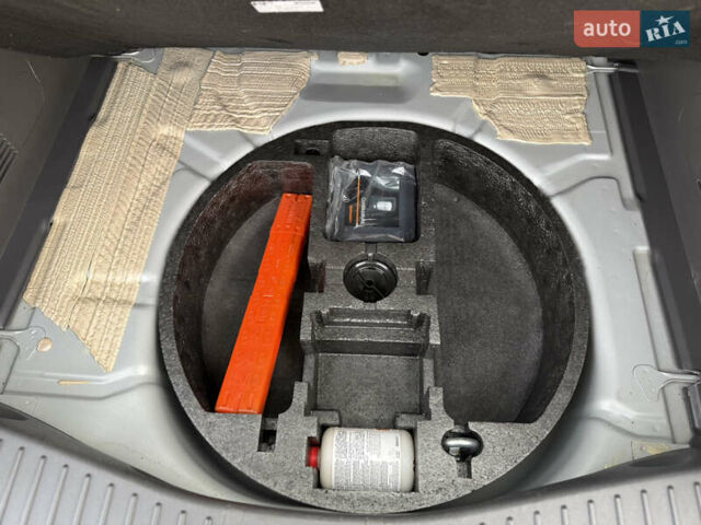 Серый Форд Си-Макс, объемом двигателя 2 л и пробегом 200 тыс. км за 6750 $, фото 18 на Automoto.ua