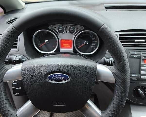 Серый Форд Си-Макс, объемом двигателя 1.6 л и пробегом 189 тыс. км за 5800 $, фото 1 на Automoto.ua