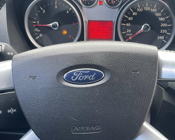 Серый Форд Си-Макс, объемом двигателя 1.56 л и пробегом 130 тыс. км за 5450 $, фото 7 на Automoto.ua