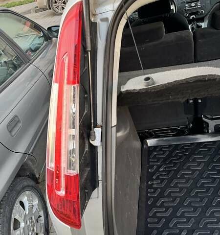 Сірий Форд Сі-Макс, об'ємом двигуна 1.75 л та пробігом 187 тис. км за 7700 $, фото 15 на Automoto.ua