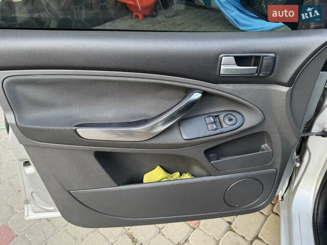 Сірий Форд Сі-Макс, об'ємом двигуна 2 л та пробігом 160 тис. км за 6000 $, фото 3 на Automoto.ua