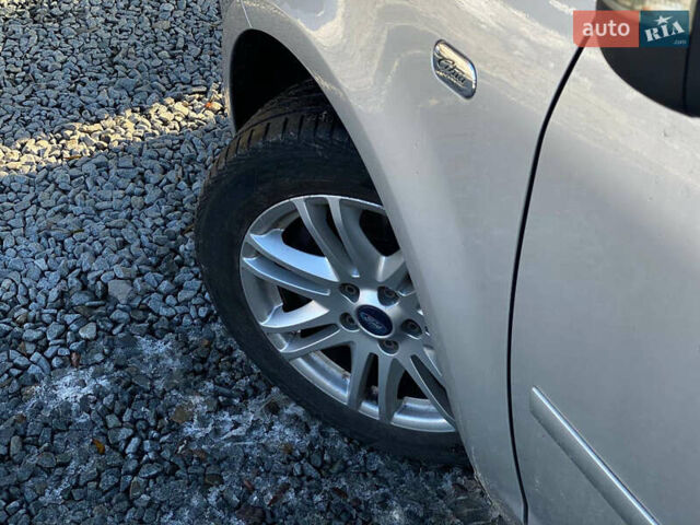 Серый Форд Си-Макс, объемом двигателя 1.8 л и пробегом 188 тыс. км за 7700 $, фото 5 на Automoto.ua