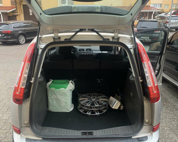 Форд Си-Макс 2010 в Киеве на Automoto.ua Серый Форд Си-Макс, объемом двигателя 1.6 л и пробегом 300 тыс. км за 5300 $, фото 4 на Automoto.ua