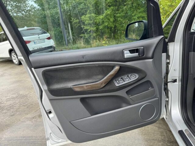 Сірий Форд Сі-Макс, об'ємом двигуна 1.8 л та пробігом 221 тис. км за 5900 $, фото 7 на Automoto.ua