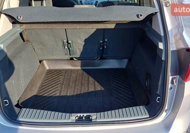 Серый Форд Си-Макс, объемом двигателя 1.6 л и пробегом 267 тыс. км за 7999 $, фото 10 на Automoto.ua