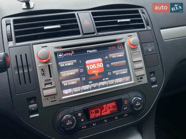 Сірий Форд Сі-Макс, об'ємом двигуна 1.6 л та пробігом 207 тис. км за 5700 $, фото 13 на Automoto.ua