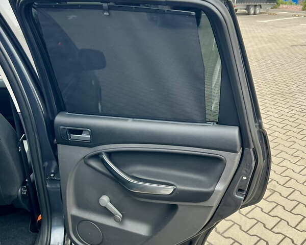 Серый Форд Си-Макс, объемом двигателя 1.8 л и пробегом 200 тыс. км за 6450 $, фото 23 на Automoto.ua