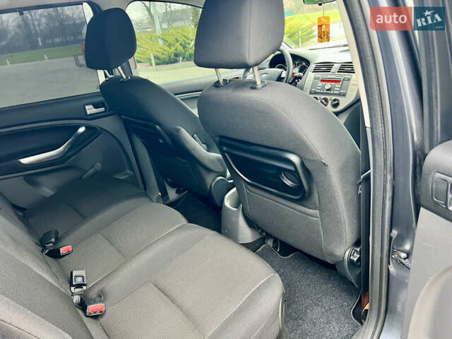 Серый Форд Си-Макс, объемом двигателя 1.8 л и пробегом 200 тыс. км за 6450 $, фото 22 на Automoto.ua