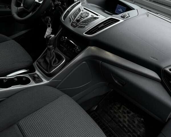 Серый Форд Си-Макс, объемом двигателя 1.6 л и пробегом 218 тыс. км за 7900 $, фото 40 на Automoto.ua