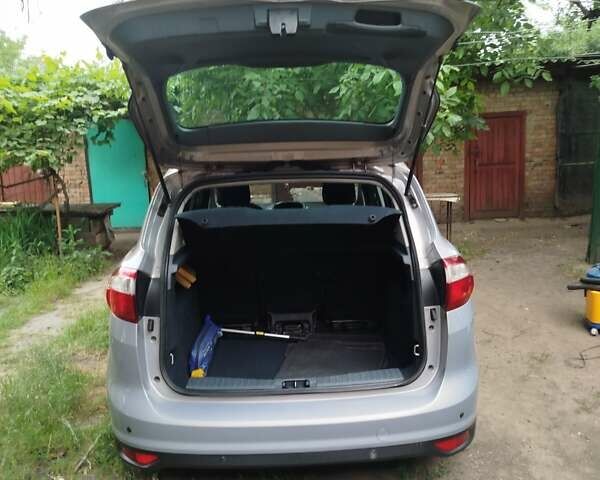 Серый Форд Си-Макс, объемом двигателя 1.56 л и пробегом 400 тыс. км за 6500 $, фото 7 на Automoto.ua