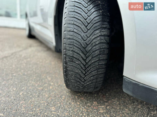 Серый Форд Си-Макс, объемом двигателя 1.6 л и пробегом 234 тыс. км за 9300 $, фото 22 на Automoto.ua