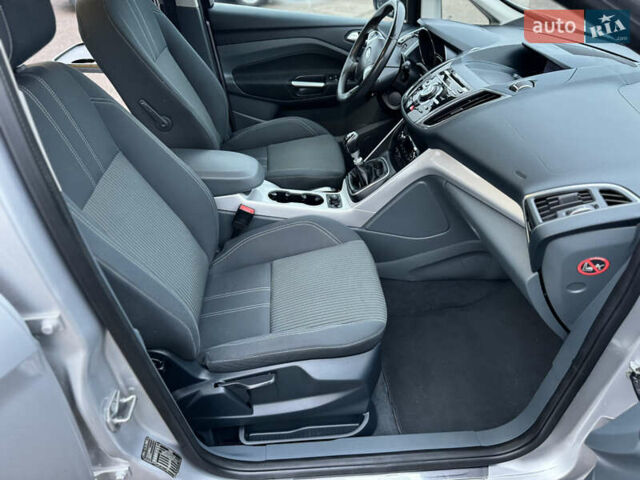 Серый Форд Си-Макс, объемом двигателя 1.6 л и пробегом 234 тыс. км за 9300 $, фото 54 на Automoto.ua