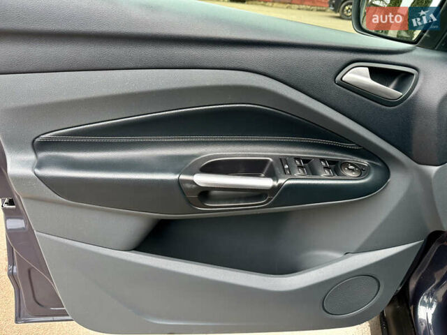 Серый Форд Си-Макс, объемом двигателя 1.6 л и пробегом 173 тыс. км за 6999 $, фото 15 на Automoto.ua