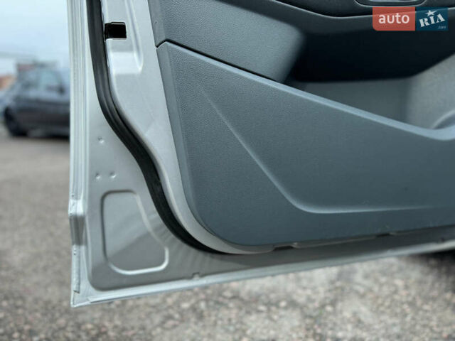 Серый Форд Си-Макс, объемом двигателя 1.6 л и пробегом 234 тыс. км за 9300 $, фото 68 на Automoto.ua