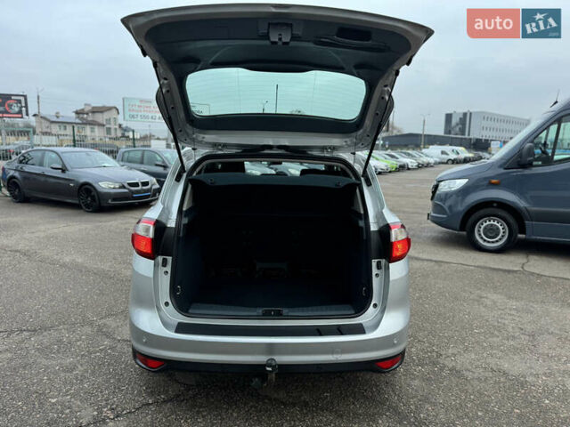 Серый Форд Си-Макс, объемом двигателя 1.6 л и пробегом 234 тыс. км за 9300 $, фото 31 на Automoto.ua