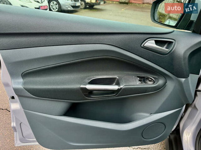 Серый Форд Си-Макс, объемом двигателя 1.6 л и пробегом 218 тыс. км за 6999 $, фото 13 на Automoto.ua