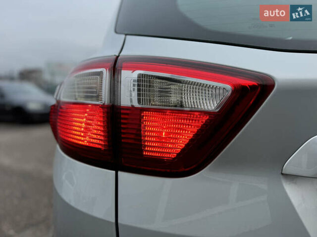 Серый Форд Си-Макс, объемом двигателя 1.6 л и пробегом 234 тыс. км за 9300 $, фото 30 на Automoto.ua