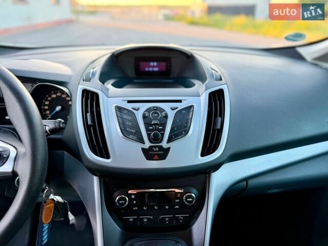 Серый Форд Си-Макс, объемом двигателя 1.6 л и пробегом 178 тыс. км за 7700 $, фото 57 на Automoto.ua