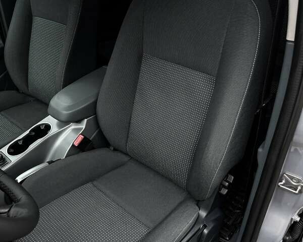 Серый Форд Си-Макс, объемом двигателя 1.6 л и пробегом 218 тыс. км за 7900 $, фото 44 на Automoto.ua