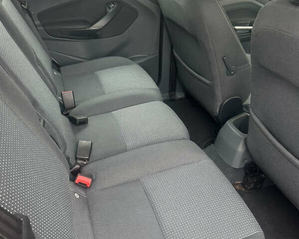 Сірий Форд Сі-Макс, об'ємом двигуна 1.56 л та пробігом 230 тис. км за 7333 $, фото 8 на Automoto.ua