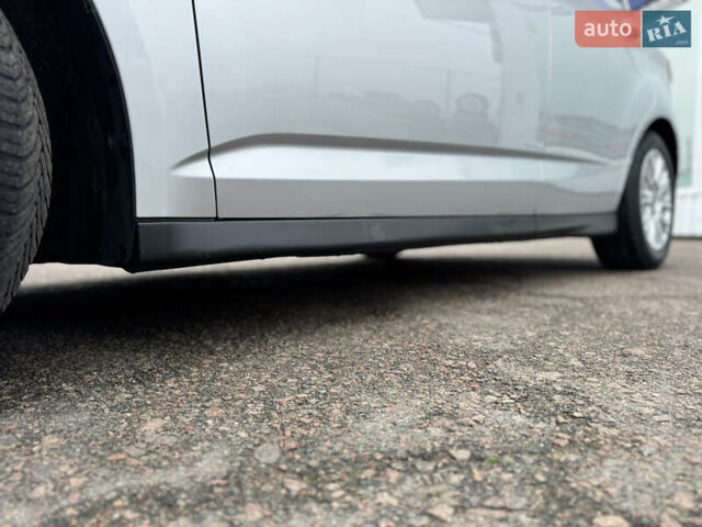 Серый Форд Си-Макс, объемом двигателя 1.6 л и пробегом 234 тыс. км за 9300 $, фото 13 на Automoto.ua