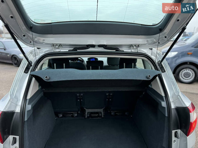 Серый Форд Си-Макс, объемом двигателя 1.6 л и пробегом 234 тыс. км за 9300 $, фото 33 на Automoto.ua