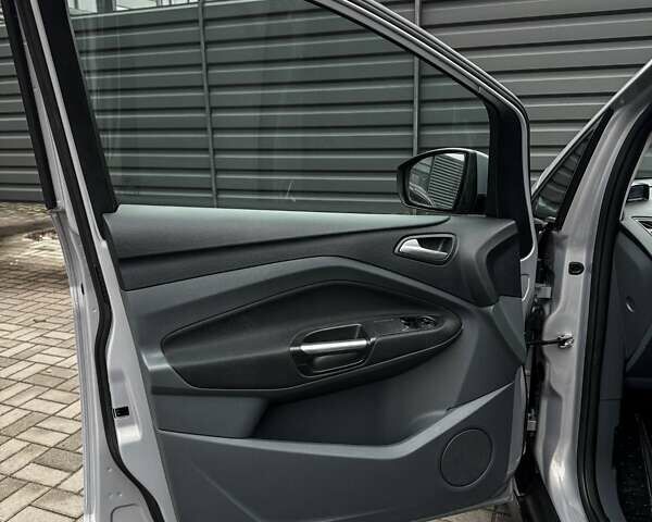 Серый Форд Си-Макс, объемом двигателя 1.6 л и пробегом 218 тыс. км за 7900 $, фото 46 на Automoto.ua