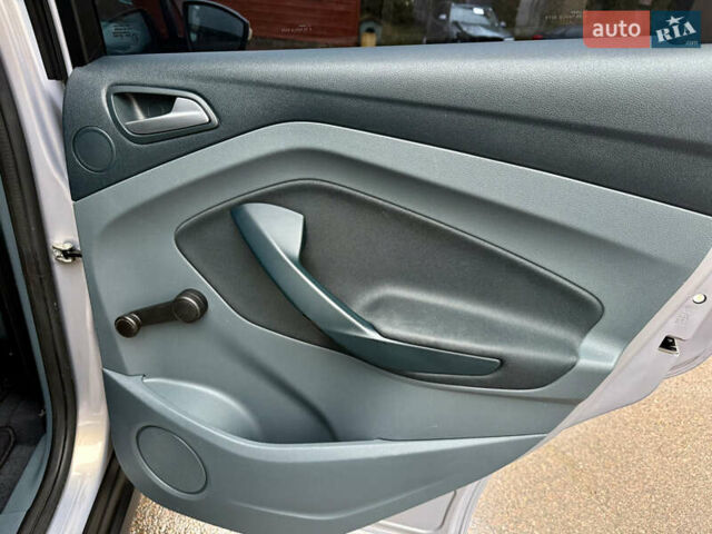 Серый Форд Си-Макс, объемом двигателя 1.6 л и пробегом 218 тыс. км за 6999 $, фото 20 на Automoto.ua