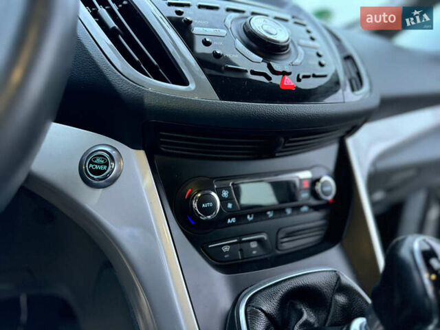 Серый Форд Си-Макс, объемом двигателя 1.6 л и пробегом 234 тыс. км за 9300 $, фото 89 на Automoto.ua