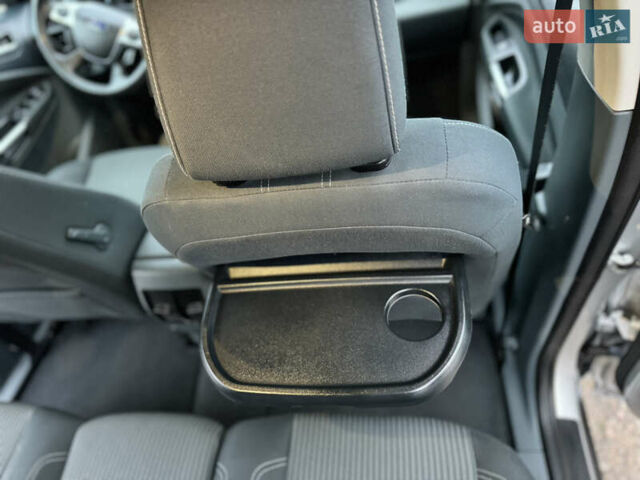 Серый Форд Си-Макс, объемом двигателя 1.6 л и пробегом 234 тыс. км за 9300 $, фото 46 на Automoto.ua