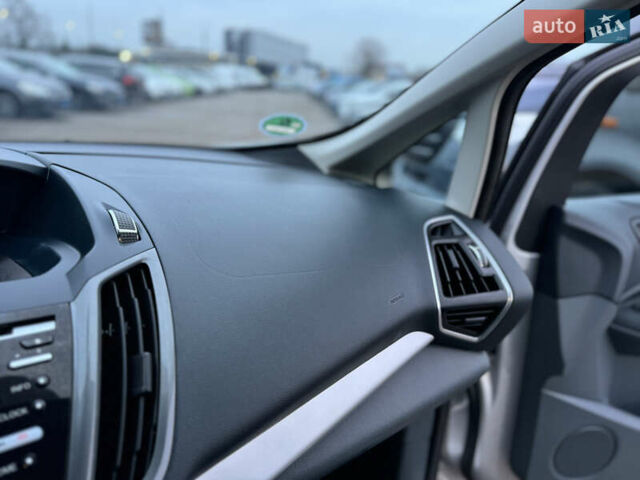 Серый Форд Си-Макс, объемом двигателя 1.6 л и пробегом 234 тыс. км за 9300 $, фото 91 на Automoto.ua