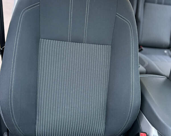 Серый Форд Си-Макс, объемом двигателя 1.6 л и пробегом 234 тыс. км за 9300 $, фото 60 на Automoto.ua