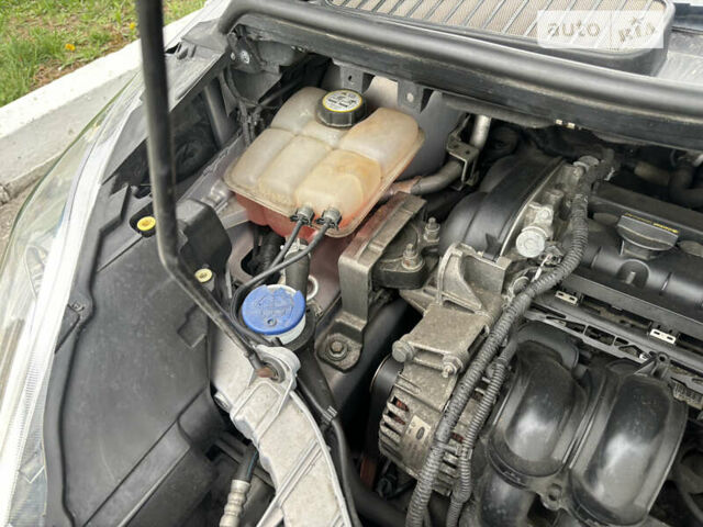 Сірий Форд Сі-Макс, об'ємом двигуна 1.6 л та пробігом 211 тис. км за 9500 $, фото 42 на Automoto.ua