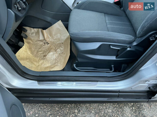 Серый Форд Си-Макс, объемом двигателя 1.6 л и пробегом 234 тыс. км за 9300 $, фото 71 на Automoto.ua
